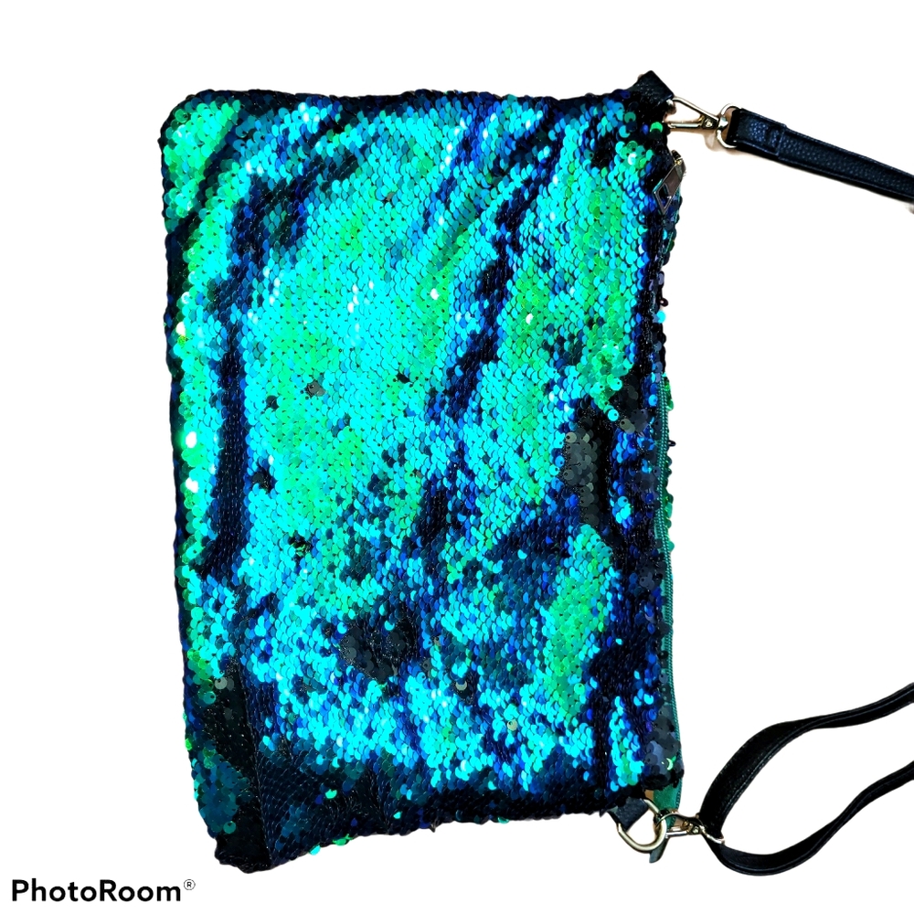 Shimmery fancy shoulder bag